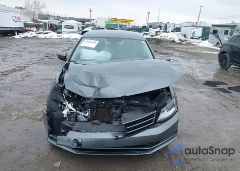 2017 Volkswagen Jetta 1.4T S z USA, uszkodzony, nr VIN 3VW2B7AJ0HM231733